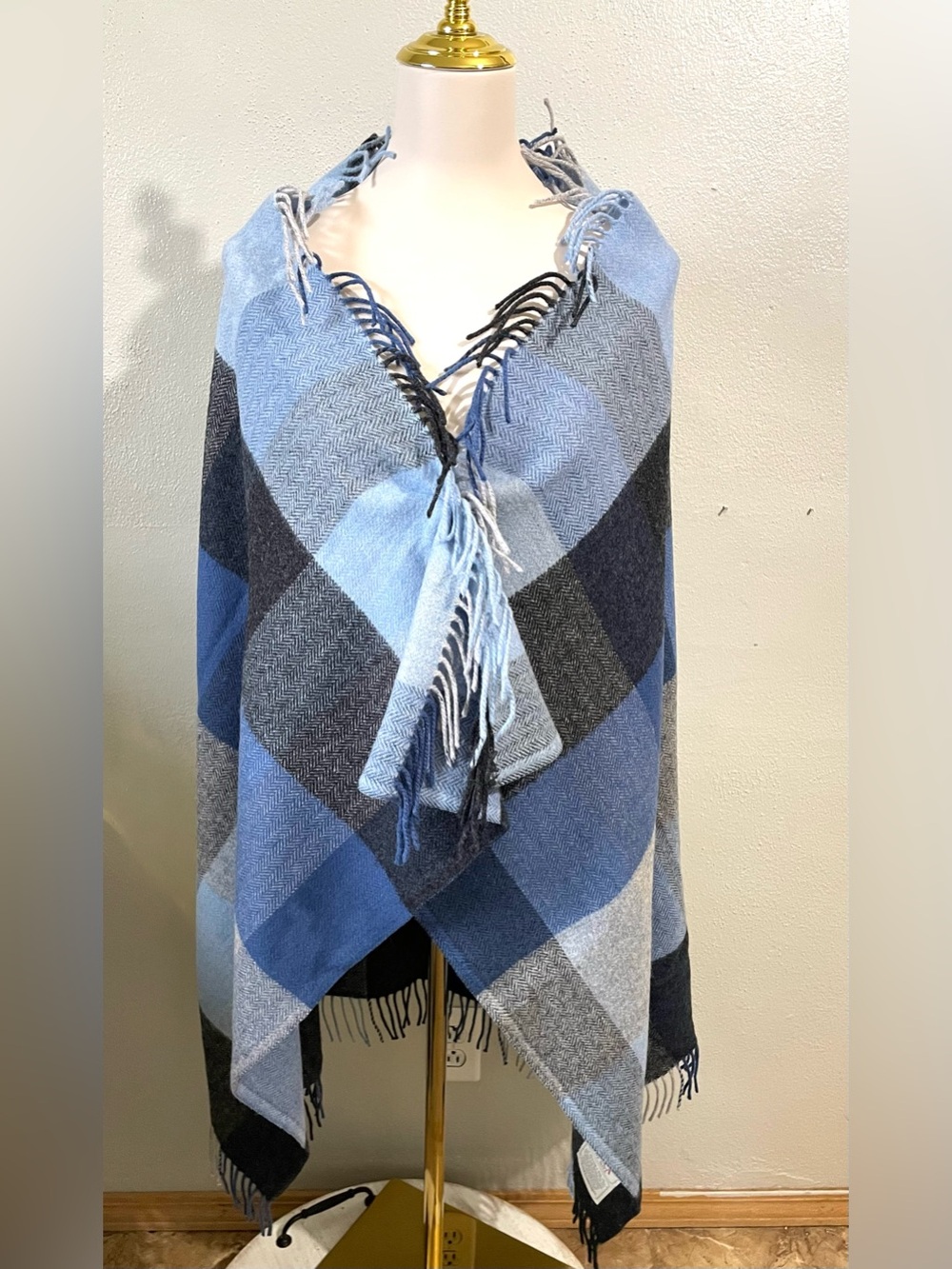 Avoca Ireland Blue Plaid Lambswool Ruana Wrap Shawl Fringe Herringbone Cozy